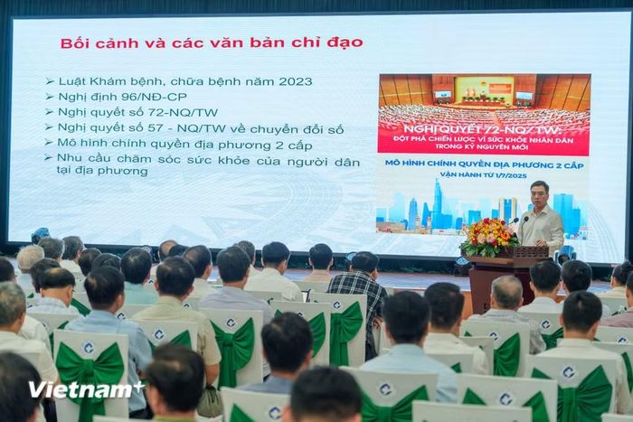 Tiến sĩ Hà Anh Đức, Cục trưởng cục khám chữa bệnh, Bộ Y tế trình bày đề án bệnh viện vệ tinh giai đoạn 2026 - 2030. (Ảnh: Thanh Phong/Vietnam+)