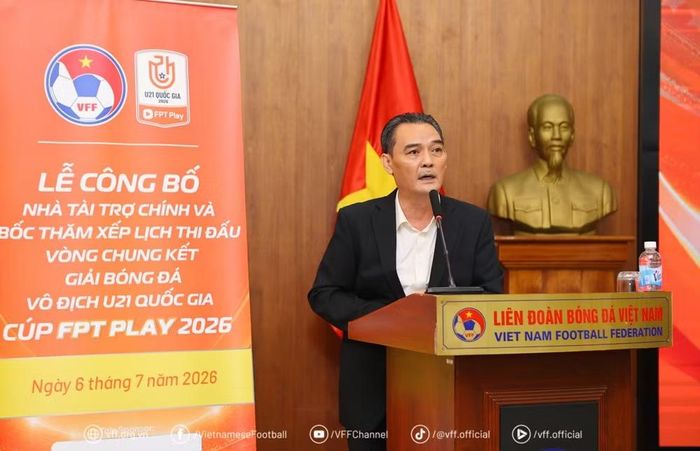 Ông Nguyễn Quốc Hội, Ủy viên Thường trực Ban Chấp hành Liên đoàn Bóng đá Việt Nam (VFF) phát biểu tại sự kiện. (Ảnh: VFF)