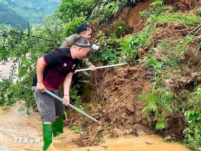Hoàn lưu bão số 1 gây thiệt hại ở Lào Cai. (Ảnh: TTXVN phát)