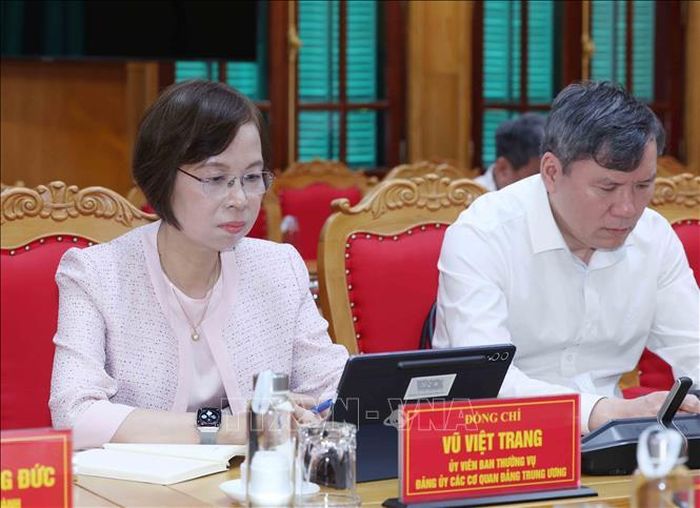 Các đồng chí Ủy viên Ban Thường vụ tham dự hội nghị. Ảnh: Phương Hoa/TTXVN