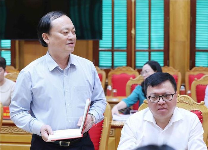 Đồng chí Đỗ Tiến Sỹ, Ủy viên Ban Thường vụ Đảng ủy các cơ quan Đảng Trung ương, Ủy viên Trung ương Đảng, Tổng Giám đốc Đài Tiếng nói Việt Nam phát biểu tại hội nghị. Ảnh: Phương Hoa/TTXVN