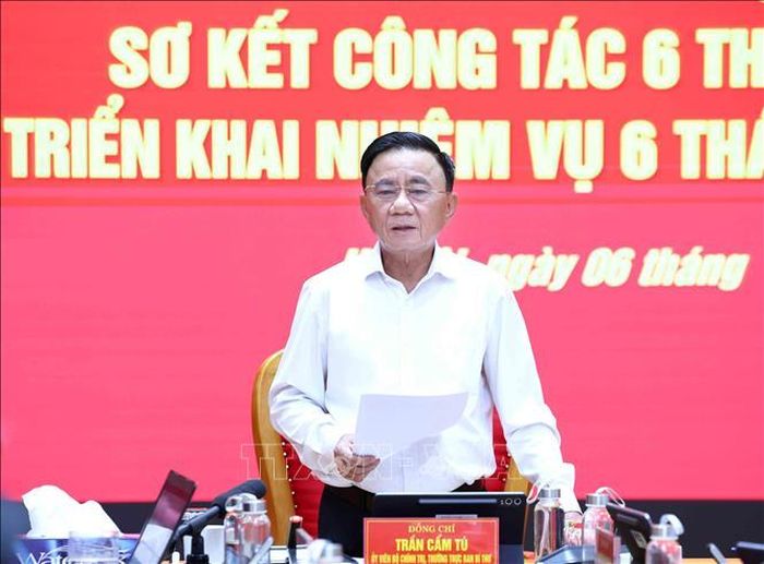 Đồng chí Trần Cẩm Tú, Ủy viên Bộ Chính trị, Thường trực Ban Bí thư, Bí thư Đảng ủy các cơ quan Đảng Trung ương phát biểu chỉ đạo hội nghị. Ảnh: Phương Hoa/TTXVN