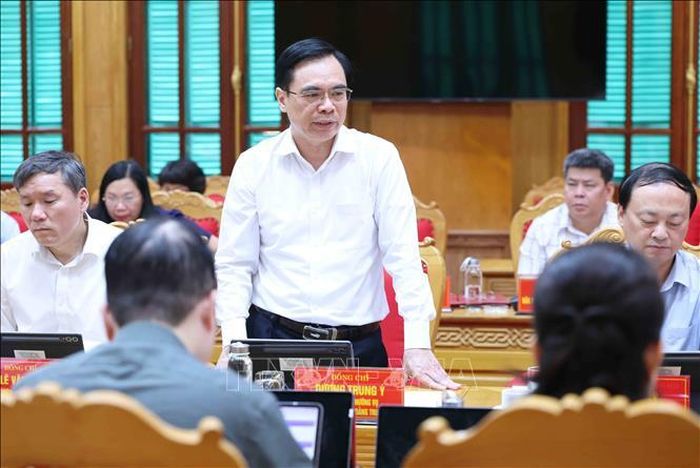 Đồng chí Dương Trung Ý, Ủy viên Trung ương Đảng, Bí thư Đảng ủy, Tổng Biên tập Tạp chí Cộng sản, phát biểu tại hội nghị. Ảnh: Phương Hoa/TTXVN