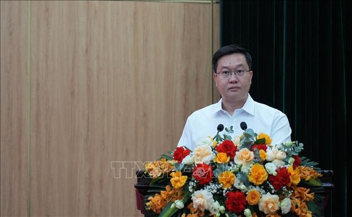 Phó Bí thư thường trực Tỉnh ủy Ninh Bình Trần Đăng Quỳnh phát biểu tại Hội nghị.