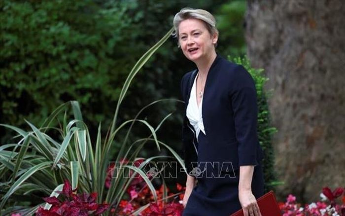 Bộ trưởng Nội vụ Anh Yvette Cooper tới Văn phòng Chính phủ ở London, ngày 3/9/2024. Ảnh tư liệu: REUTERS/TTXVN