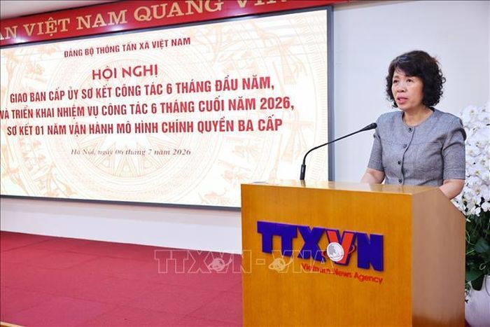 Đồng chí Nguyễn Thị Hoàng Vân, Phó Bí thư Đảng ủy, Trưởng Ban Tuyên giáo và Dân vận Đảng ủy các cơ quan Đảng Trung ương phát biểu. Ảnh: Minh Đức/TTXVN