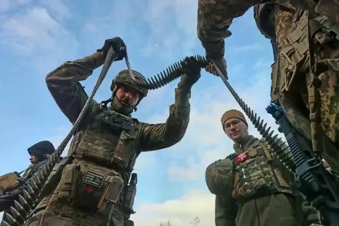 Các binh sĩ Ukraine trong một cuộc tập trận năm ngoái. Ảnh: NurPhoto.