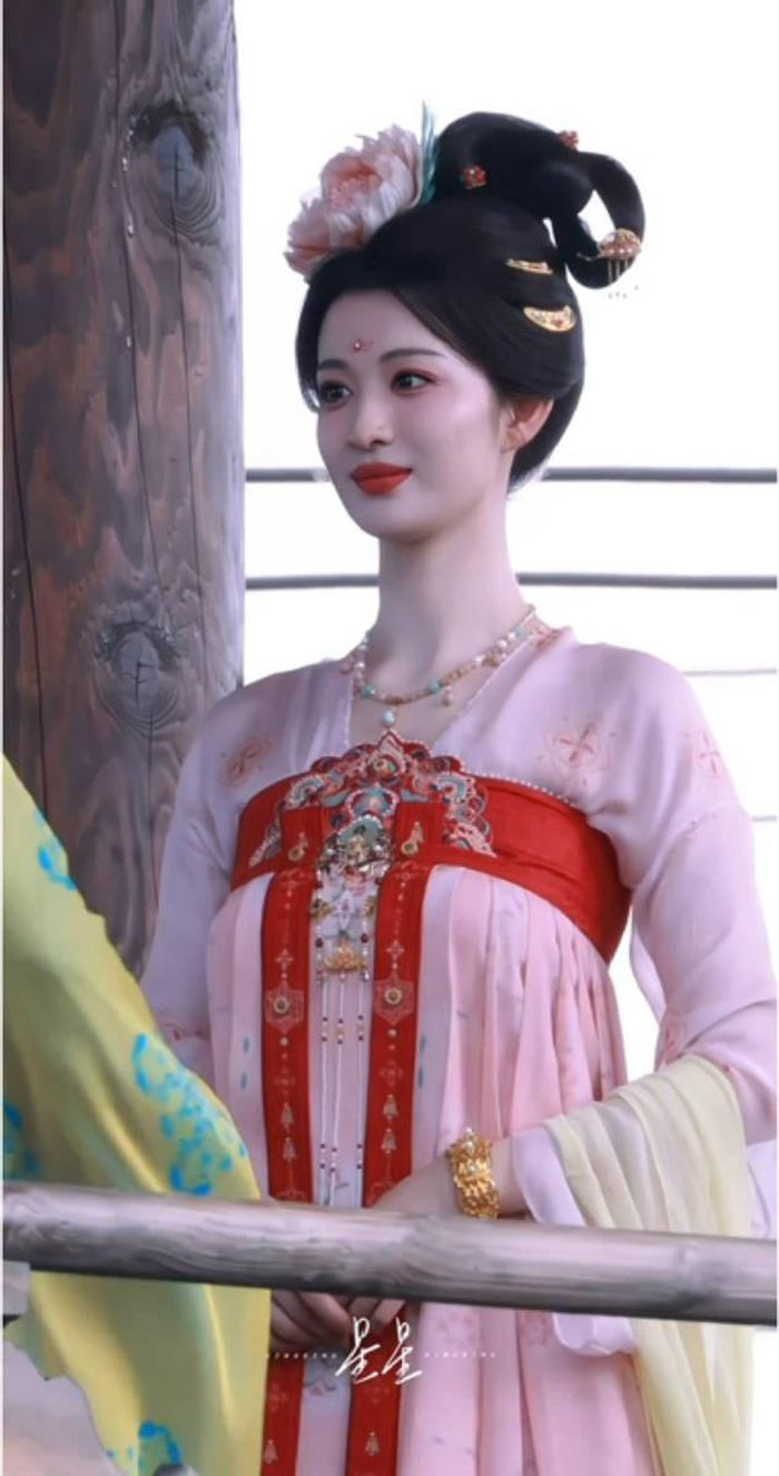 Thần thái kiêu sa, đài các chuẩn mỹ nhân cổ trang của nữ chính nhận được vô số lời khen ngợi từ netizen. Ảnh: Sohu
