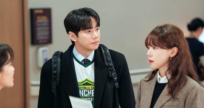 Chủ Tịch Tập Sự là phim hài hước - giả tưởng do Go Hye Jin đạo diễn, phát sóng trên JTBC. 