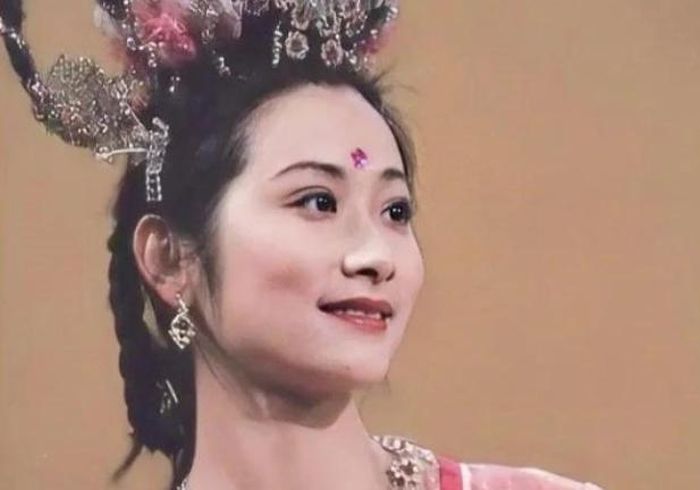 Không dùng sức mạnh để áp đảo, Hạnh Tiên đại diện cho sự cám dỗ bằng tình cảm và cuộc sống an nhàn.