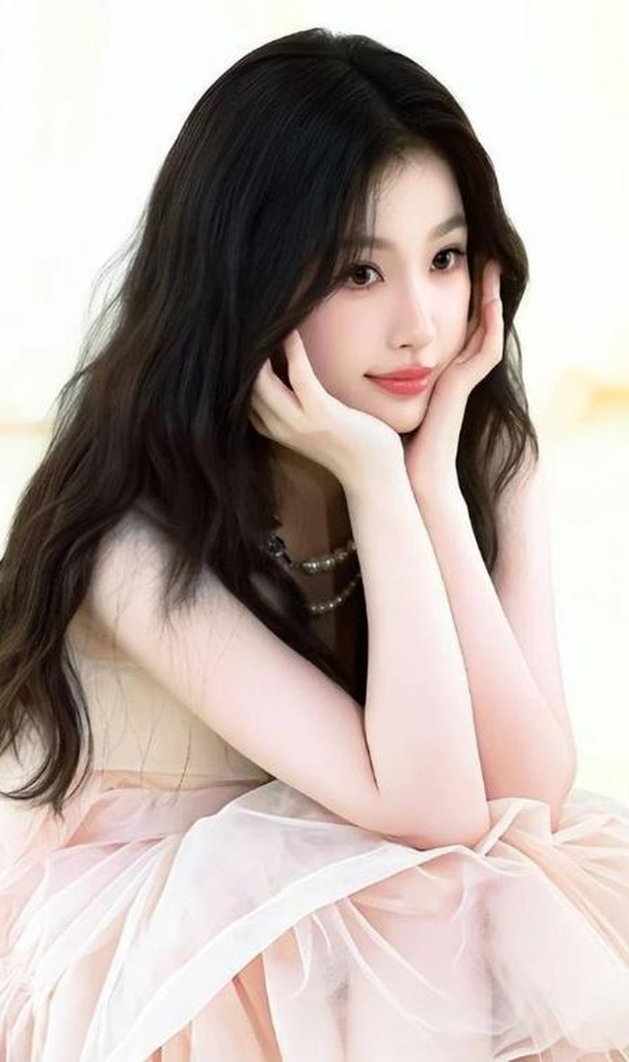 Ngu Thư Hân là cái tên nổi bật trong loạt tiểu Hoa đán 95.