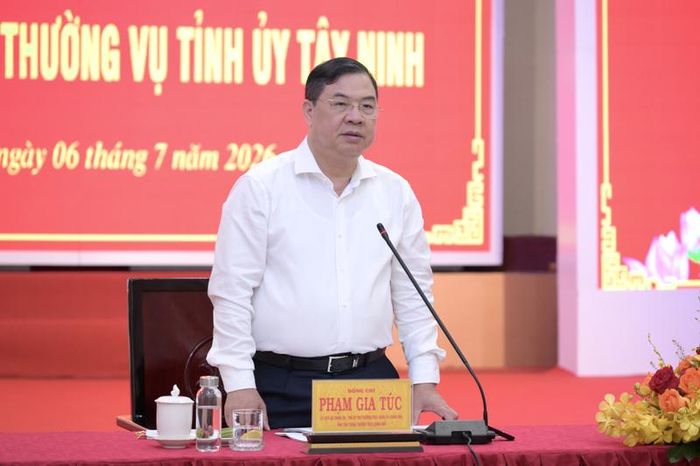 Ủy viên Bộ Chính trị, Phó Thủ tướng Thường trực Chính phủ Phạm Gia Túc ghi nhận, biểu dương những kết quả kinh tế - xã hội nổi bật của Tây Ninh. Ảnh: Huỳnh Phong