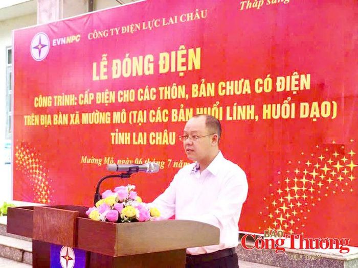 Giám đốc Công ty Điện lực Lai Châu Trần Kim Long phát biểu tại buổi lễ. 