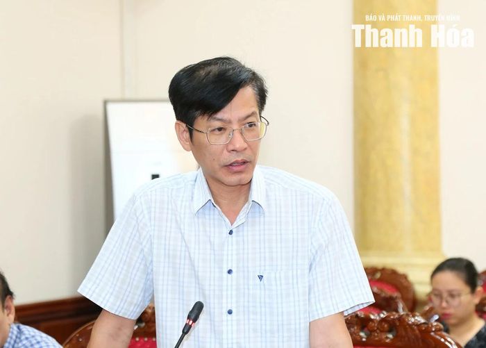 Giám đốc Báo và Phát thanh, truyền hình Thanh Hóa Phạm Văn Báu phát biểu tại hội nghị.