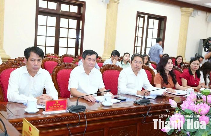 Các đại biểu dự hội nghị.