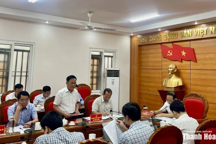 Lãnh lạo xã Nông Cống phát biểu tại buổi làm việc.