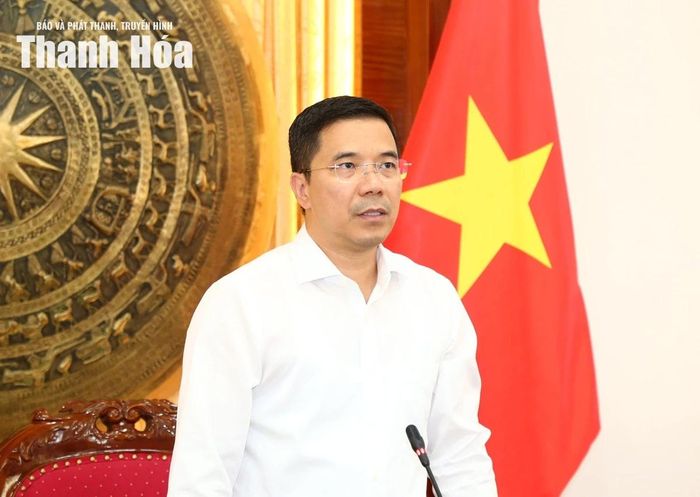 Phó Bí thư Thường trực Tỉnh ủy Nguyễn Hồng Phong phát biểu tại buổi làm việc.