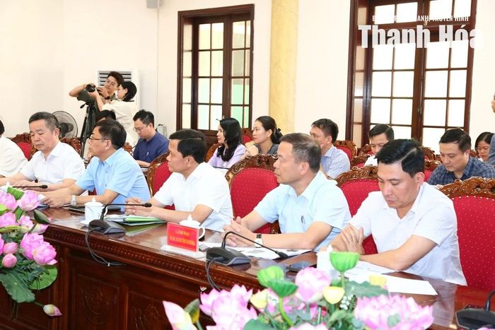 Các đại biểu dự buổi làm việc.