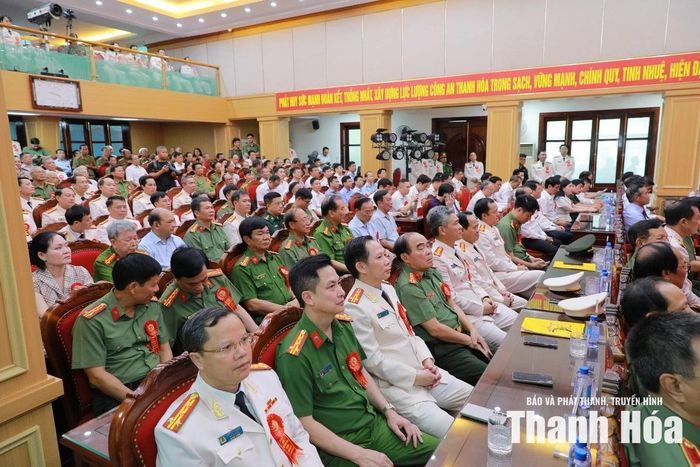Các đại biểu dự lễ kỷ niệm.