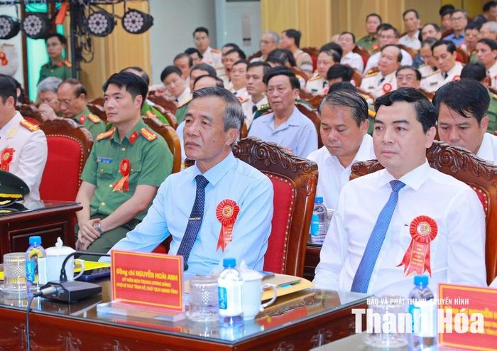Bí thư Tỉnh ủy Lê Đức Thái và Chủ tịch UBND tỉnh Nguyễn Hoài Anh dự lễ kỷ niệm.