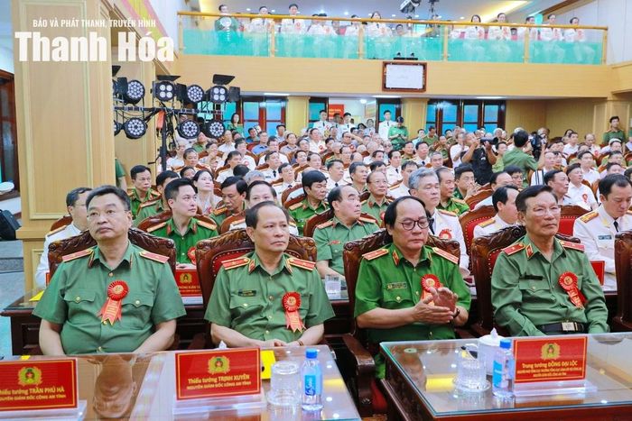 Các đại biểu dự lễ kỷ niệm.