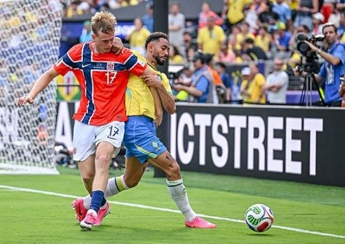 Matheus Cunha (6.7/10): Mang về quả phạt đền đầu tiên cho Brazil sau tình huống "cài" Ajer phạm lỗi. Ngoài pha bóng đó, anh thi đấu thiếu quyết đoán.