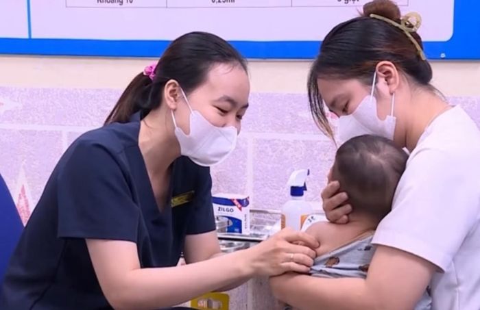 Phòng bệnh chủ động bằng vắc xin là giải pháp hiệu quả nhất. Ảnh L.Hùng