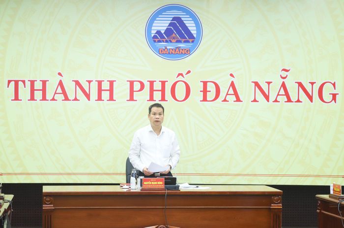 Chủ tịch UBND thành phố Nguyễn Mạnh Hùng kết luận phiên họp. Ảnh: NGỌC PHÚ