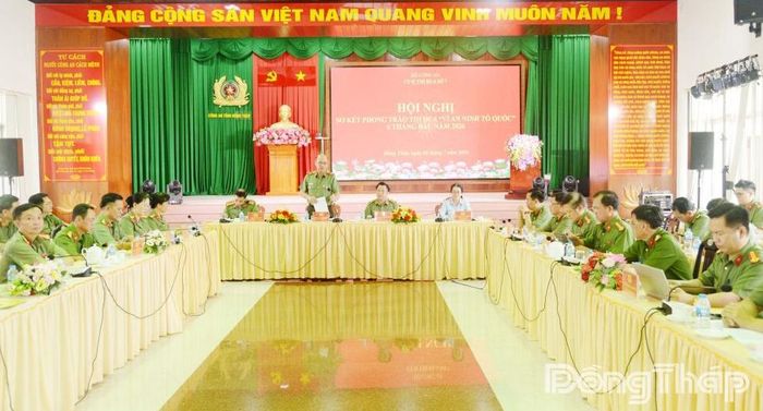 Thiếu tướng Cao Đăng Hưng, Phó Chánh Văn phòng Bộ Công an phát biểu tại hội nghị.