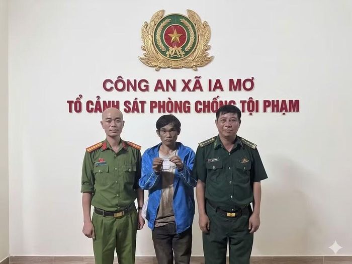 Trên đường tuần tra, lực lượng Công an, Biên phòng phát hiện đối tượng Lúy tàng trữ ma túy.