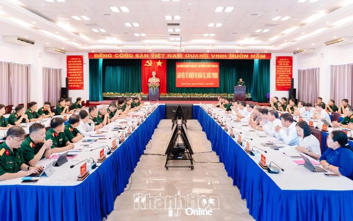 Quang cảnh buổi làm việc.