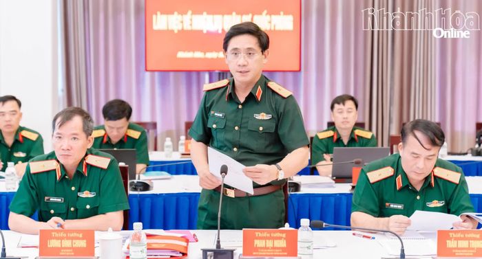 Thiếu tướng Phan Đại Nghĩa - Phó Tư lệnh kiêm Tham mưu trưởng Quân khu 5 phát biểu tại buổi làm việc.