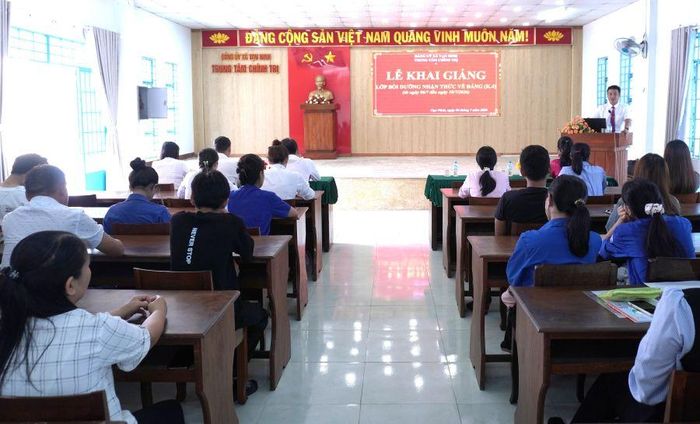 Quang cảnh lớp bồi dưỡng.