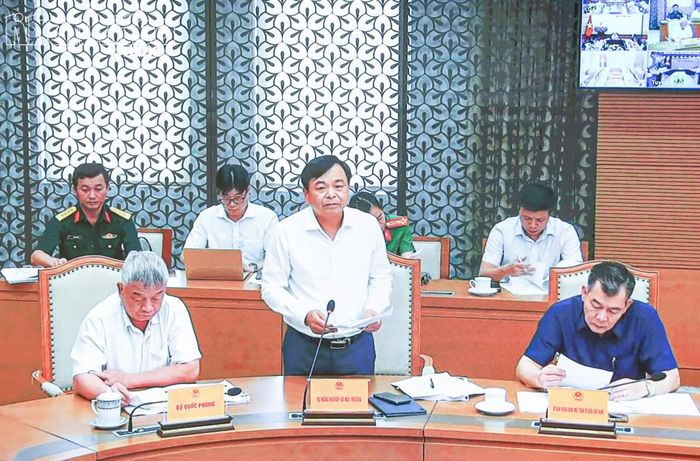 Lãnh đạo Bộ Nông nghiệp và Môi trường phát biểu tại cuộc họp.