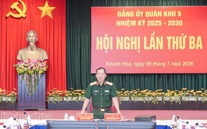 Thiếu tướng Lương Đình Chung phát biểu kết luận hội nghị.