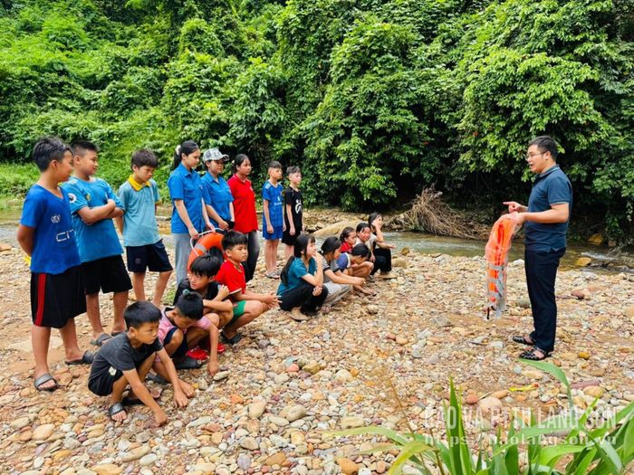 Thiếu nhi xã Công Sơn được tập huấn phòng, chống đuối nước