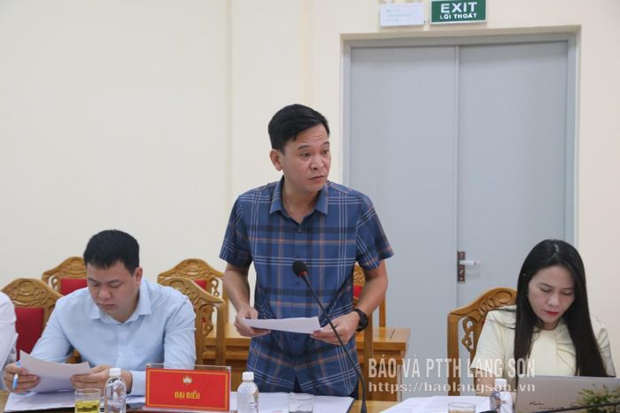 Đại diện Ban chuyên môn Ủy ban MTTQ Việt Nam tỉnh báo cáo tại buổi kiểm tra