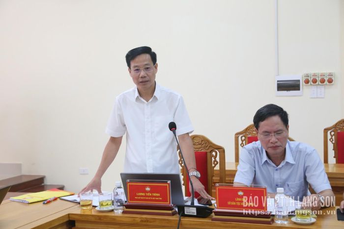 Đồng chí Phó Chủ tịch Ủy ban MTTQ Việt Nam tỉnh phát biểu làm rõ một số nội dung báo cáo tại buổi kiểm tra