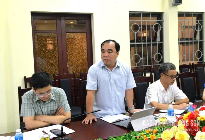 Lãnh đạo Báo và Phát thanh, Truyền hình Lạng Sơn phát biểu đóng góp ý kiến tại cuộc họp