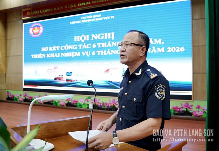 Lãnh đạo Chi cục Hải quan khu vực VI phát biểu tại hội nghị