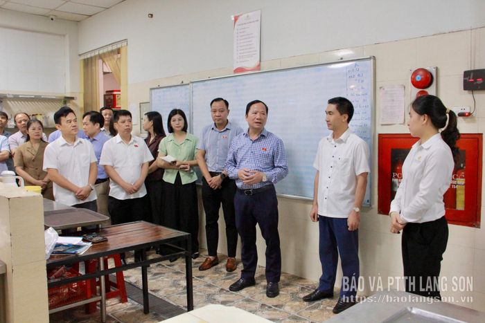 Đoàn khảo sát thực tế công tác bảo đảm ATTP tại Trung tâm tiệc cưới hội nghị The Pride (phường Kỳ Lừa)