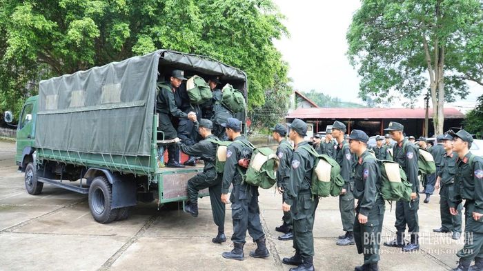 Cán bộ, chiến sĩ Phòng Cảnh sát cơ động lên đường thực hiện nhiệm vụ
