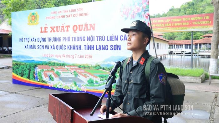 Chiến sĩ Nguyễn Đức Mạnh, Phòng Cảnh sát cơ động phát biểu hưởng ứng Lễ xuất quân