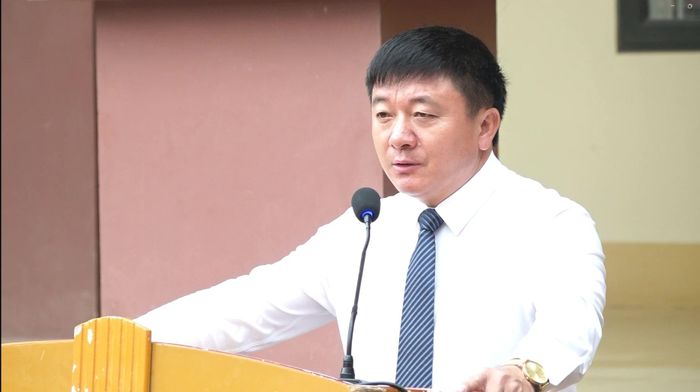 Đồng chí Giàng A Tông phát biểu tại buổi lễ.