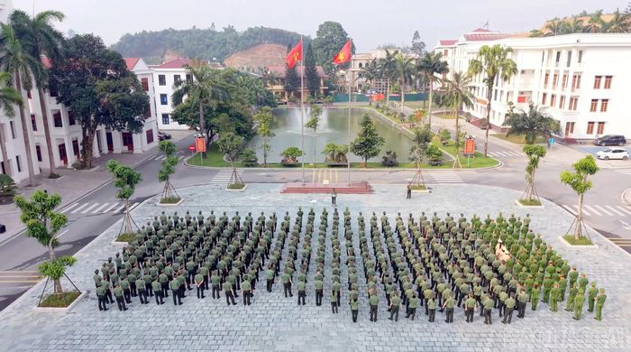 Đối với lực lượng Công an, lễ chào cờ đầu tháng góp phần bồi đắp bản lĩnh, ý thức kỷ luật và tinh thần phụng sự Tổ quốc, phục vụ Nhân dân của mỗi cán bộ, chiến sĩ.