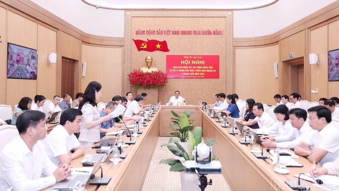 Quang cảnh hội nghị.
