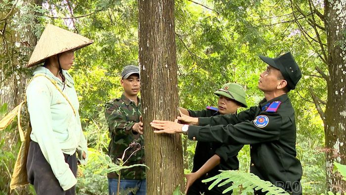  Người dân xã Hạnh Phúc được tuyên truyền về giá trị của rừng. 