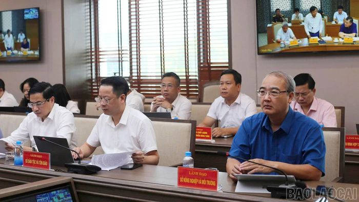 Các đại biểu tham dự hội nghị tại điểm cầu tỉnh Lào Cai.