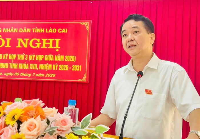 Ông Đinh Khắc Yên trả lời các vấn đề liên quan thuộc thẩm quyền.
