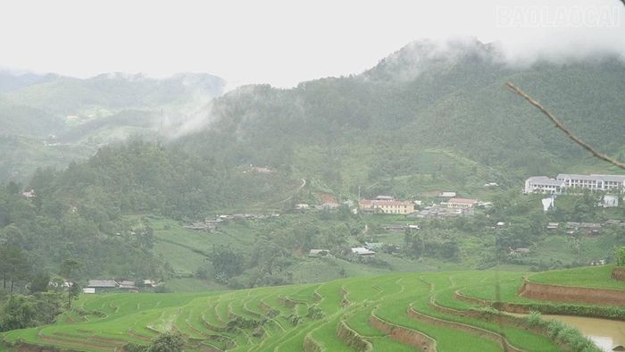 Toàn cảnh trung tâm thôn Dế Su Phình, xã Púng Luông.